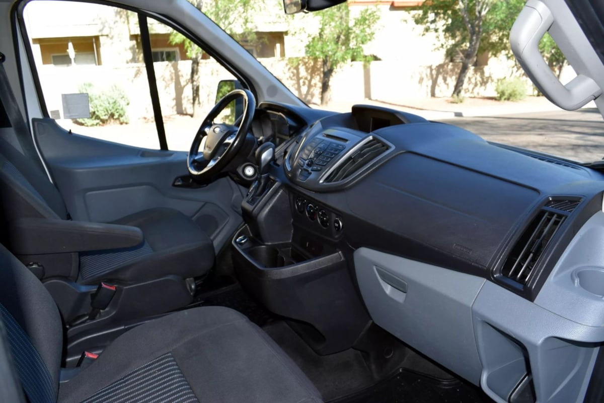 2017 Ford Transit XLT photo 20