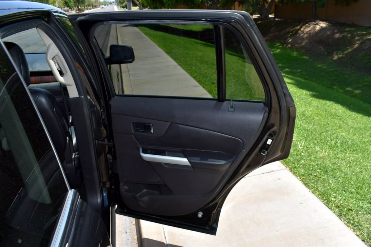 2011 Ford Edge Limited - Photo 26