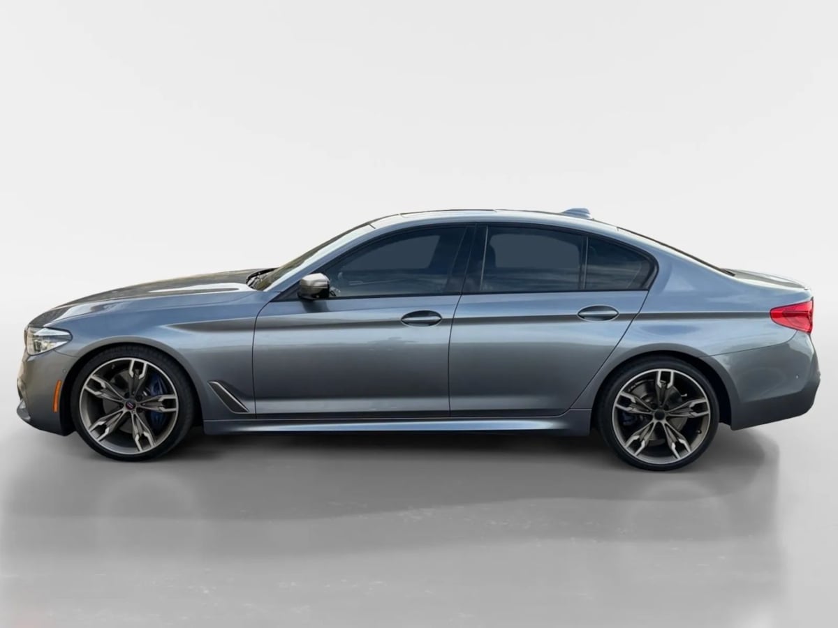 2019 BMW 5 Series M550i - Photo 2
