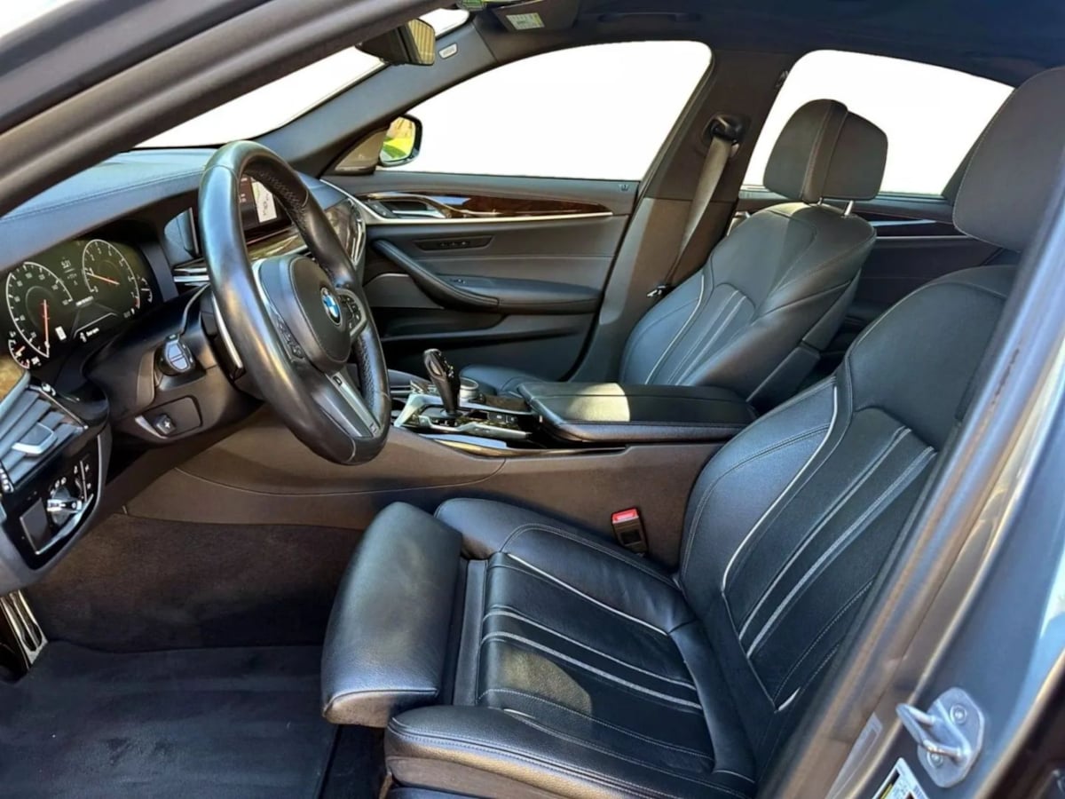 2019 BMW 5 Series M550i - Photo 11