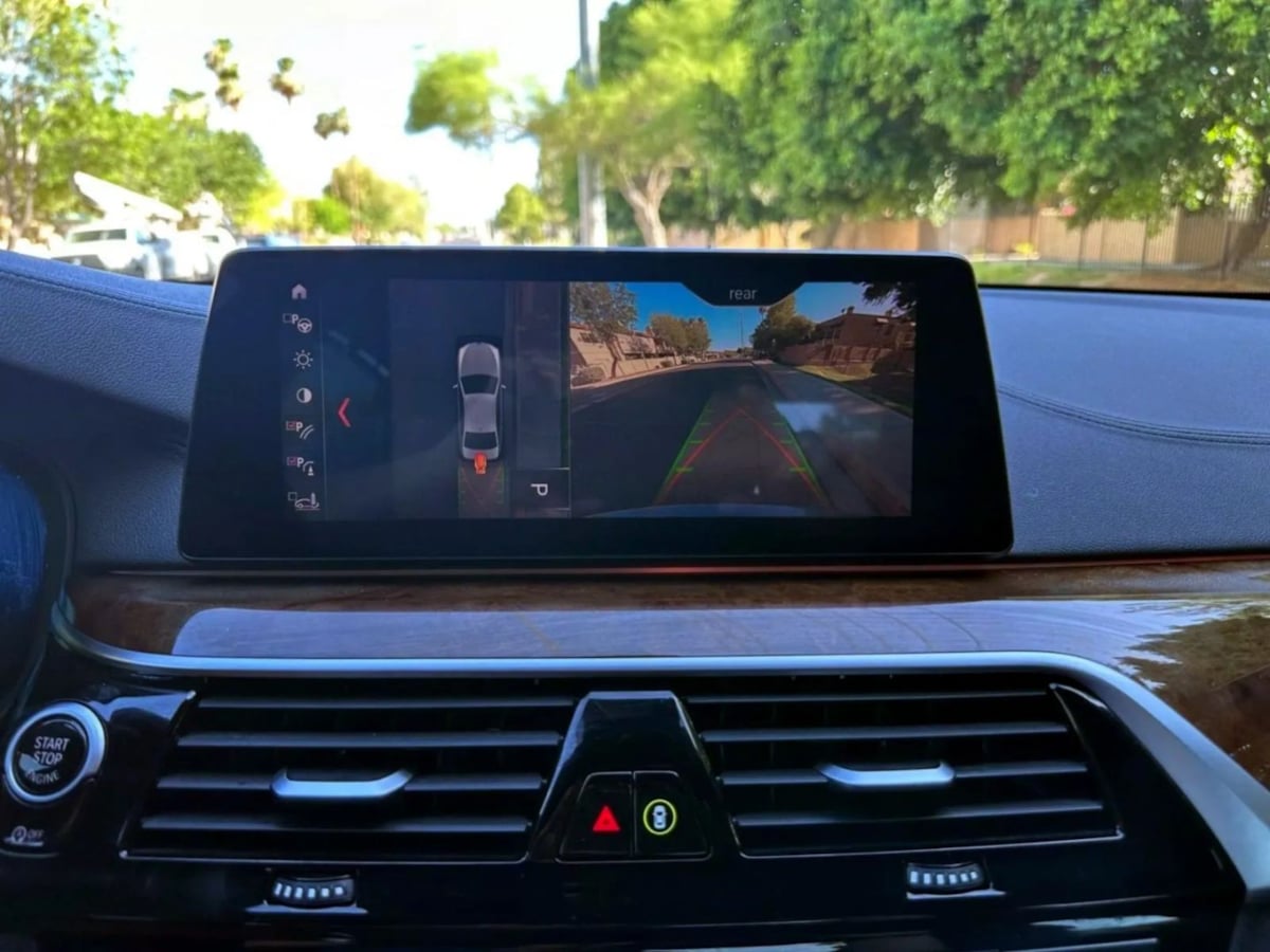 2019 BMW 5 Series M550i - Photo 15