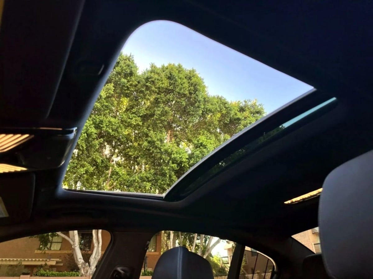 2019 BMW 5 Series M550i - Photo 16