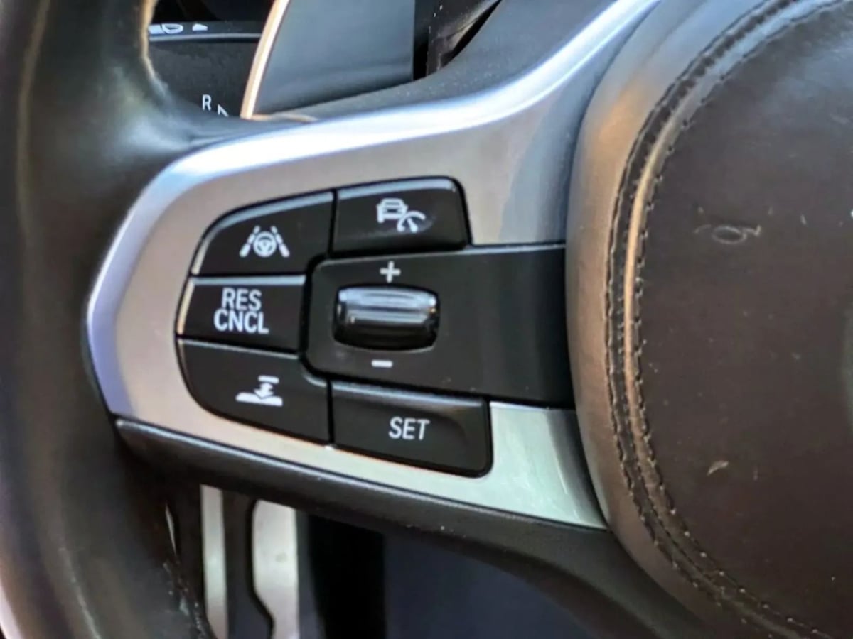 2019 BMW 5 Series M550i - Photo 19