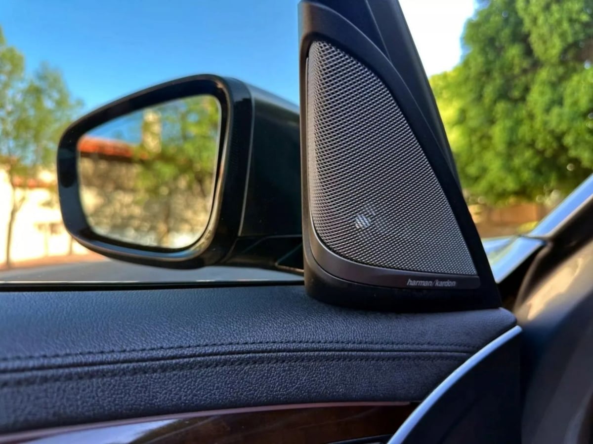 2019 BMW 5 Series M550i - Photo 21