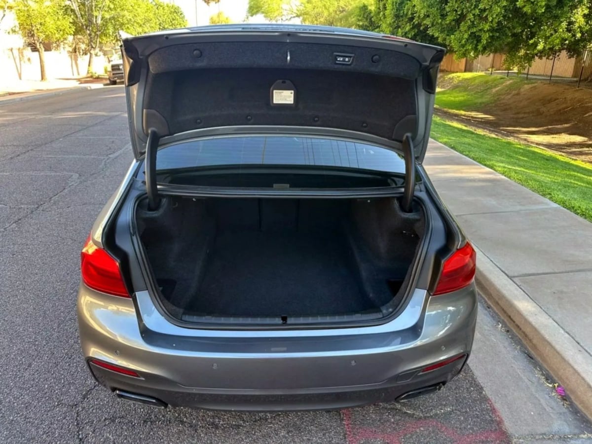 2019 BMW 5 Series M550i - Photo 27