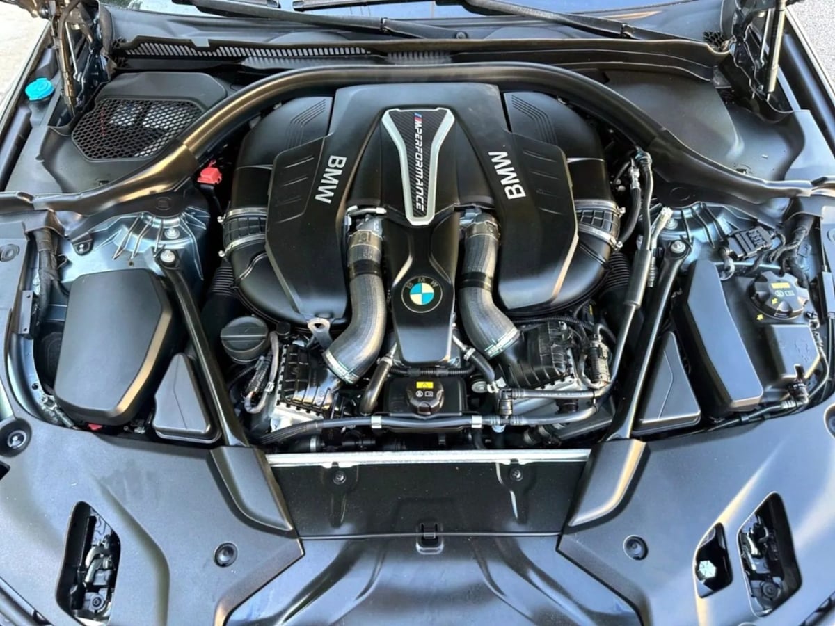 2019 BMW 5 Series M550i - Photo 30