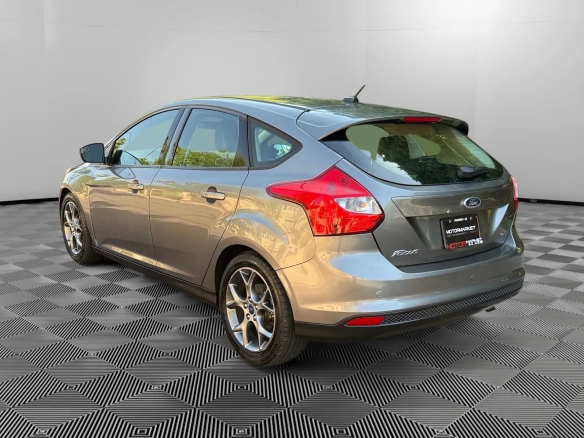 2014 Ford Focus SE photo 4