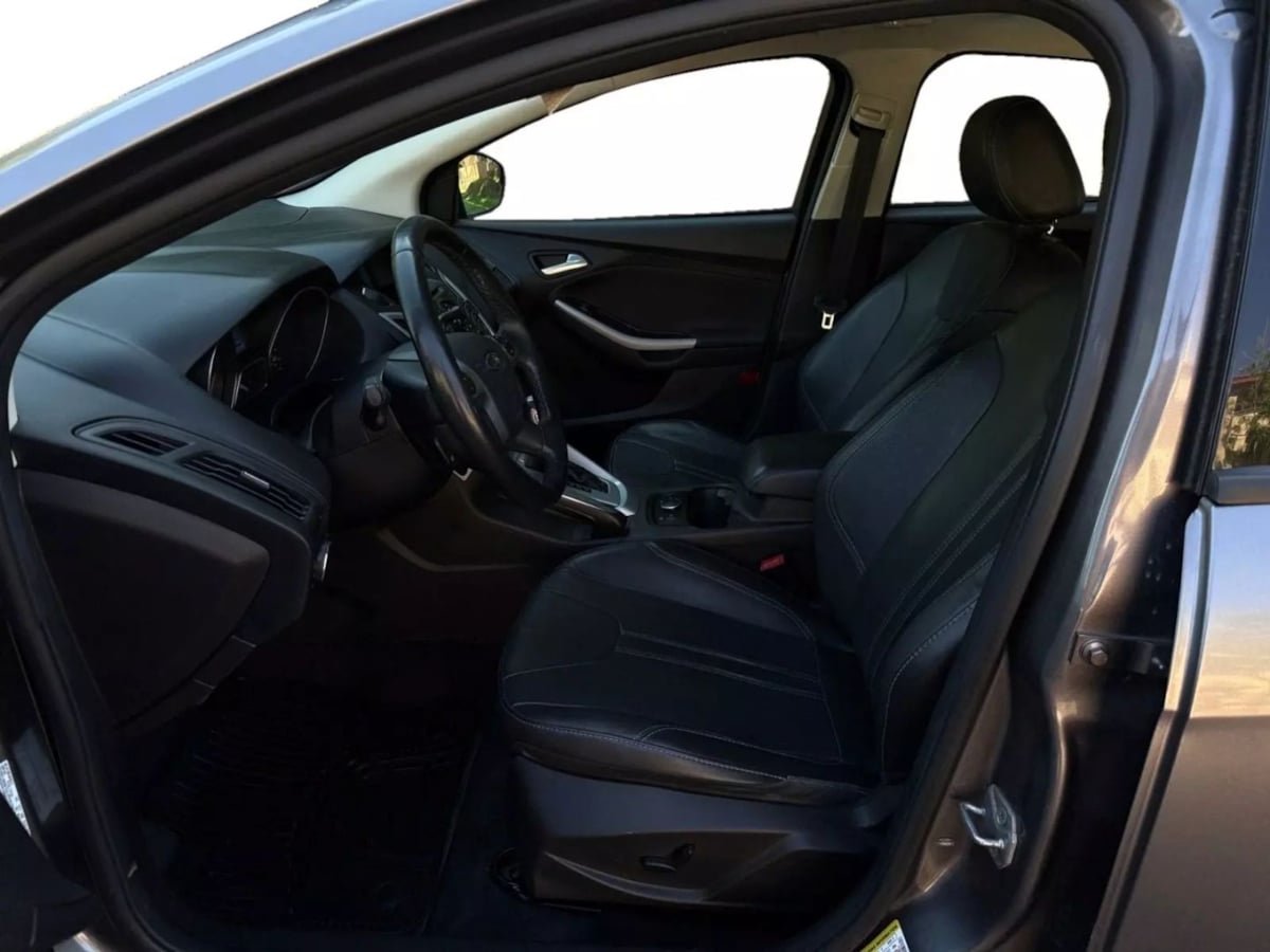 2014 Ford Focus SE photo 8