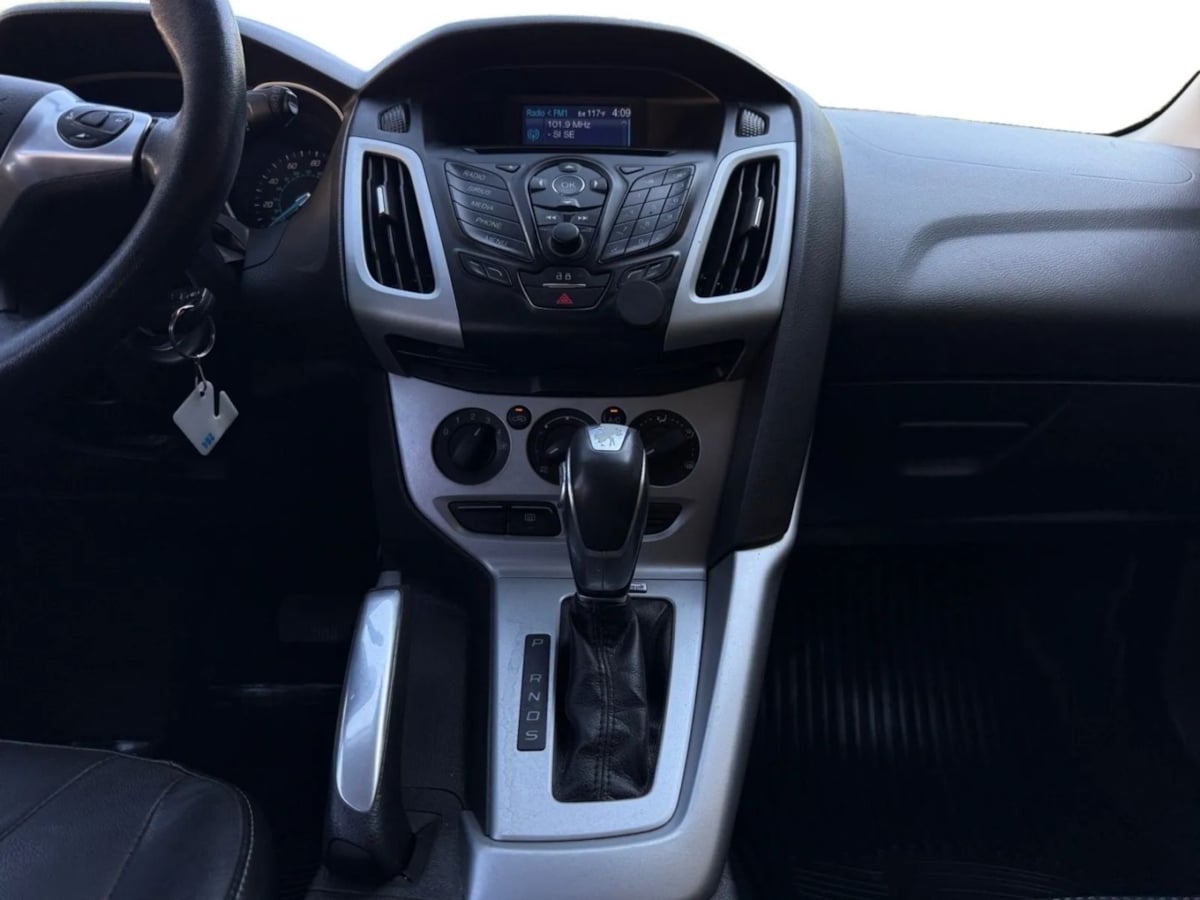 2014 Ford Focus SE photo 9