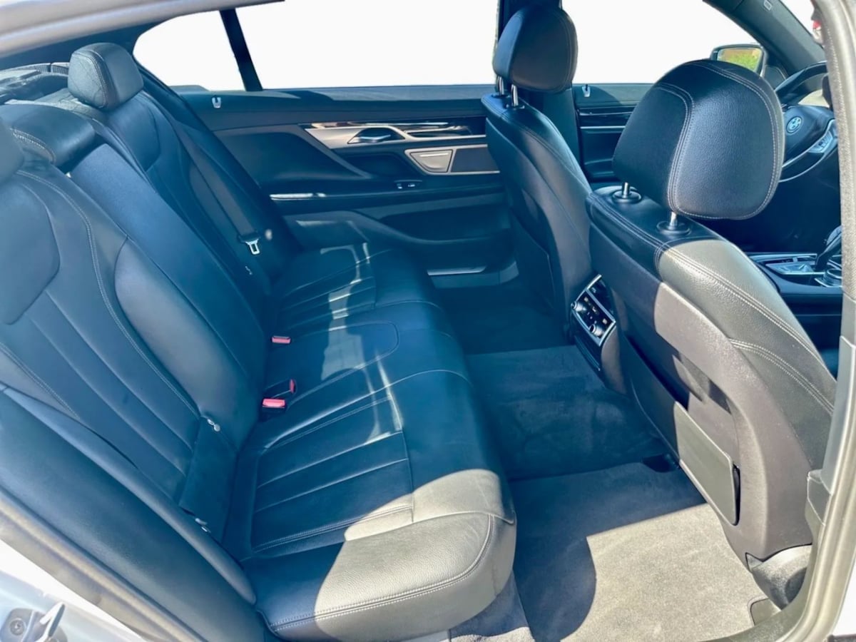 2019 Bmw 740i Sedan photo 23