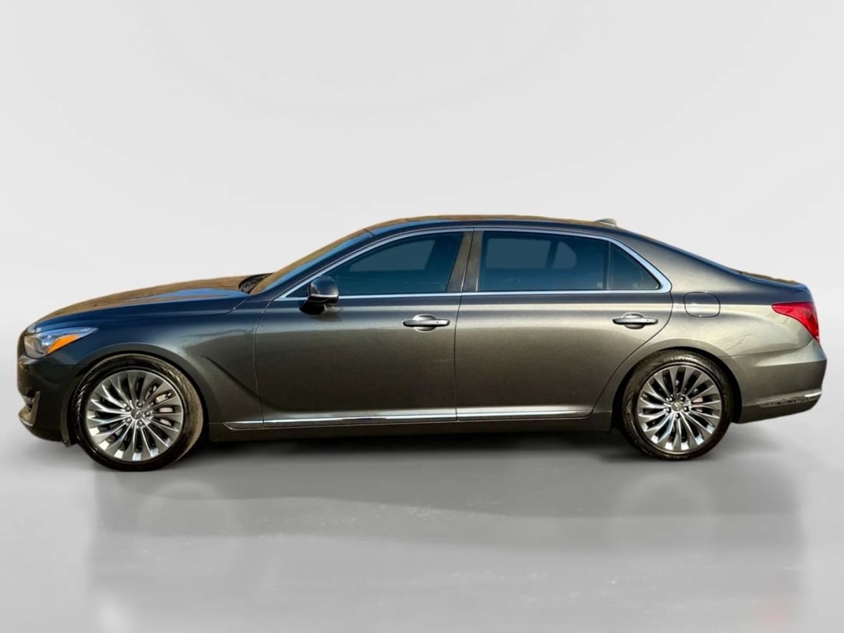 2018 Genesis G90 5.0L Ultimate photo 2