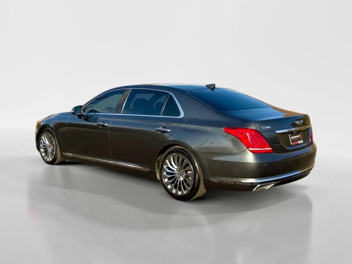 2018 Genesis G90 5.0L Ultimate photo 3
