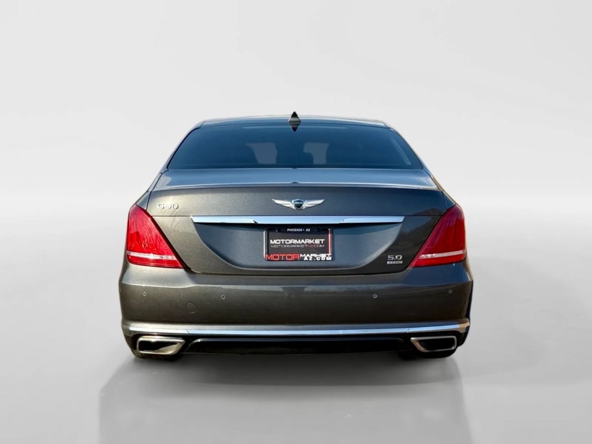 2018 Genesis G90 5.0L Ultimate photo 4