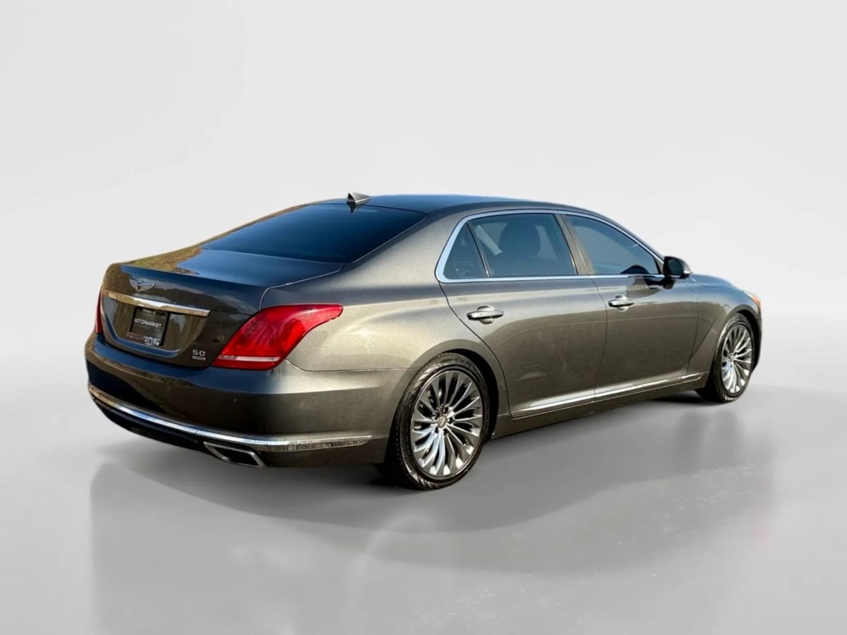 2018 Genesis G90 5.0L Ultimate photo 5