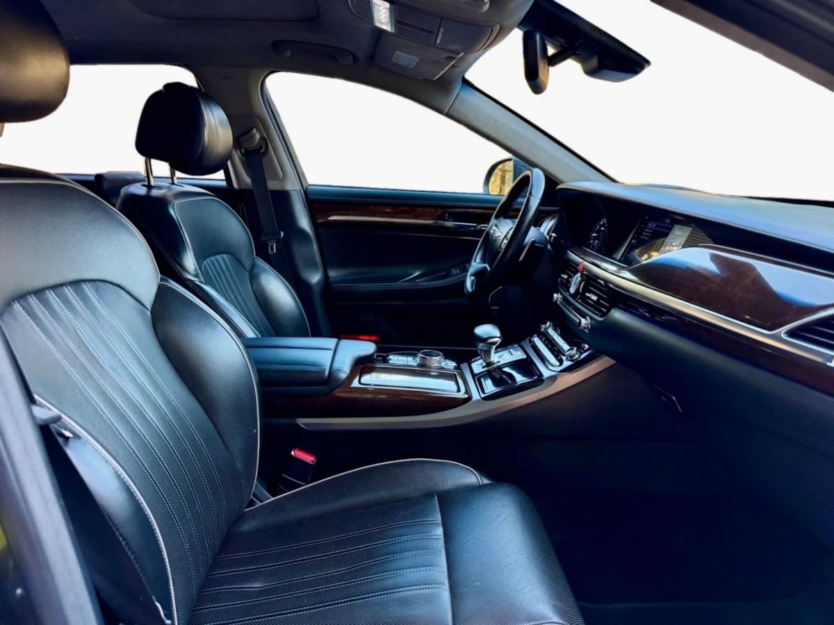 2018 Genesis G90 5.0L Ultimate photo 20