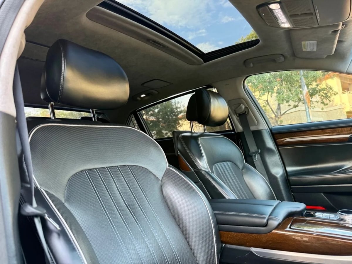 2018 Genesis G90 5.0L Ultimate photo 21