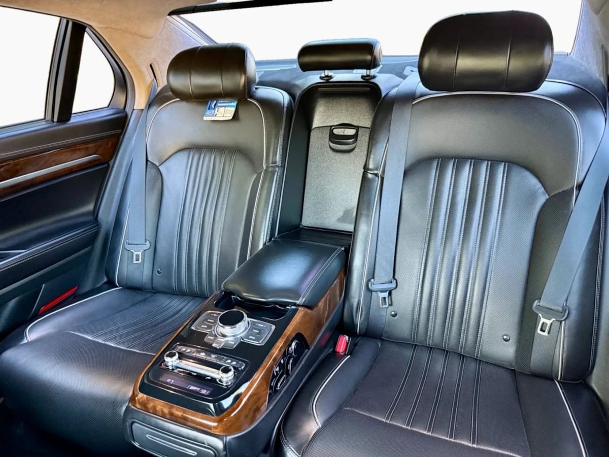 2018 Genesis G90 5.0L Ultimate photo 22