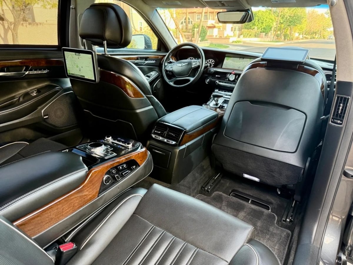 2018 Genesis G90 5.0L Ultimate photo 26