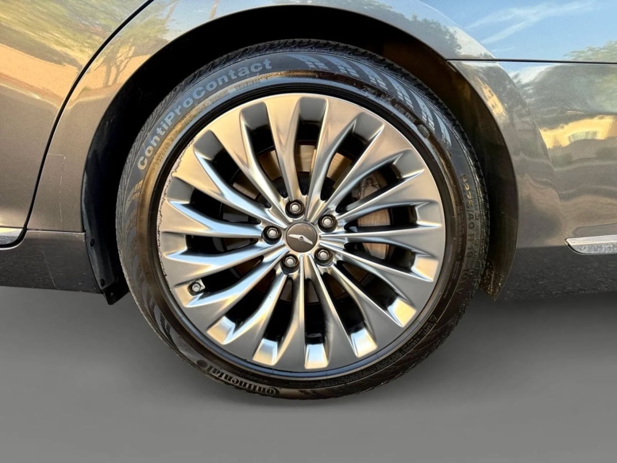 2018 Genesis G90 5.0L Ultimate photo 32