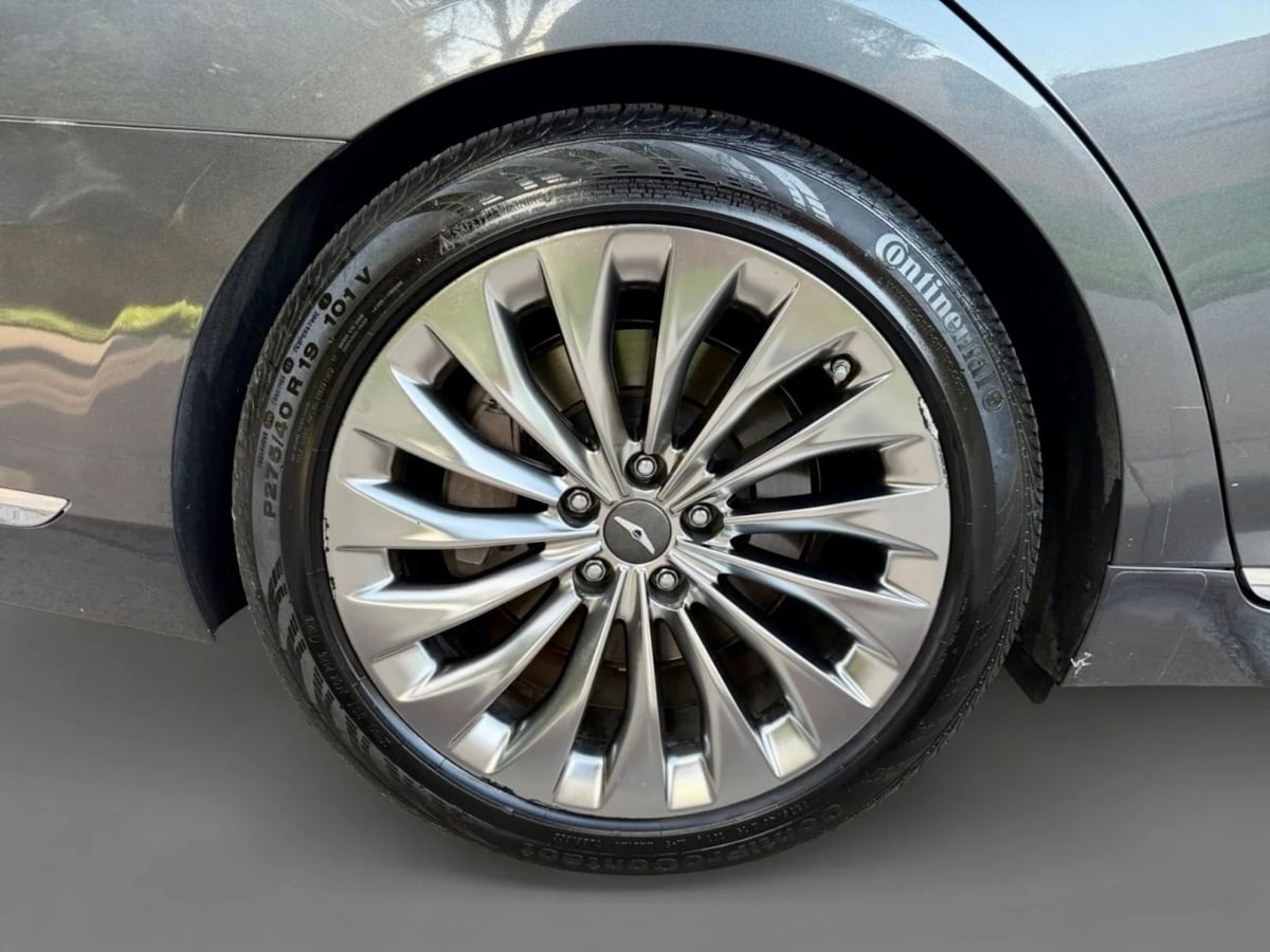 2018 Genesis G90 5.0L Ultimate photo 33