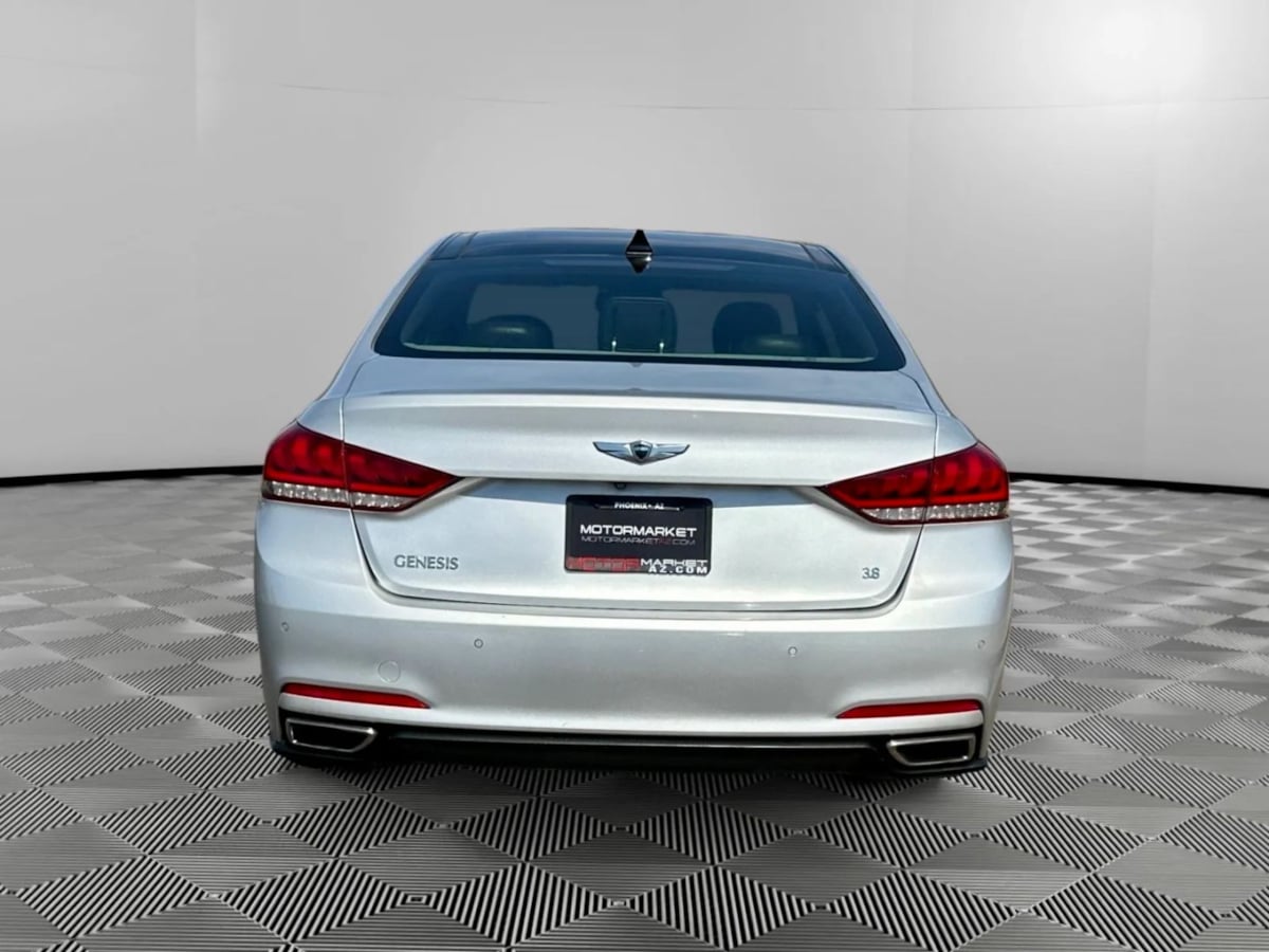 2015 Hyundai Genesis 3.8 photo 4