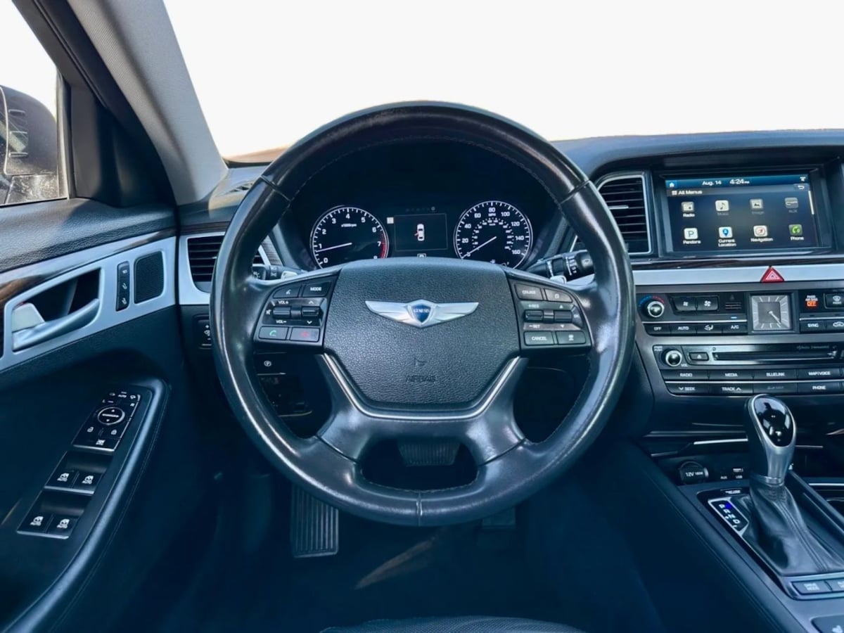 2015 Hyundai Genesis 3.8 photo 11