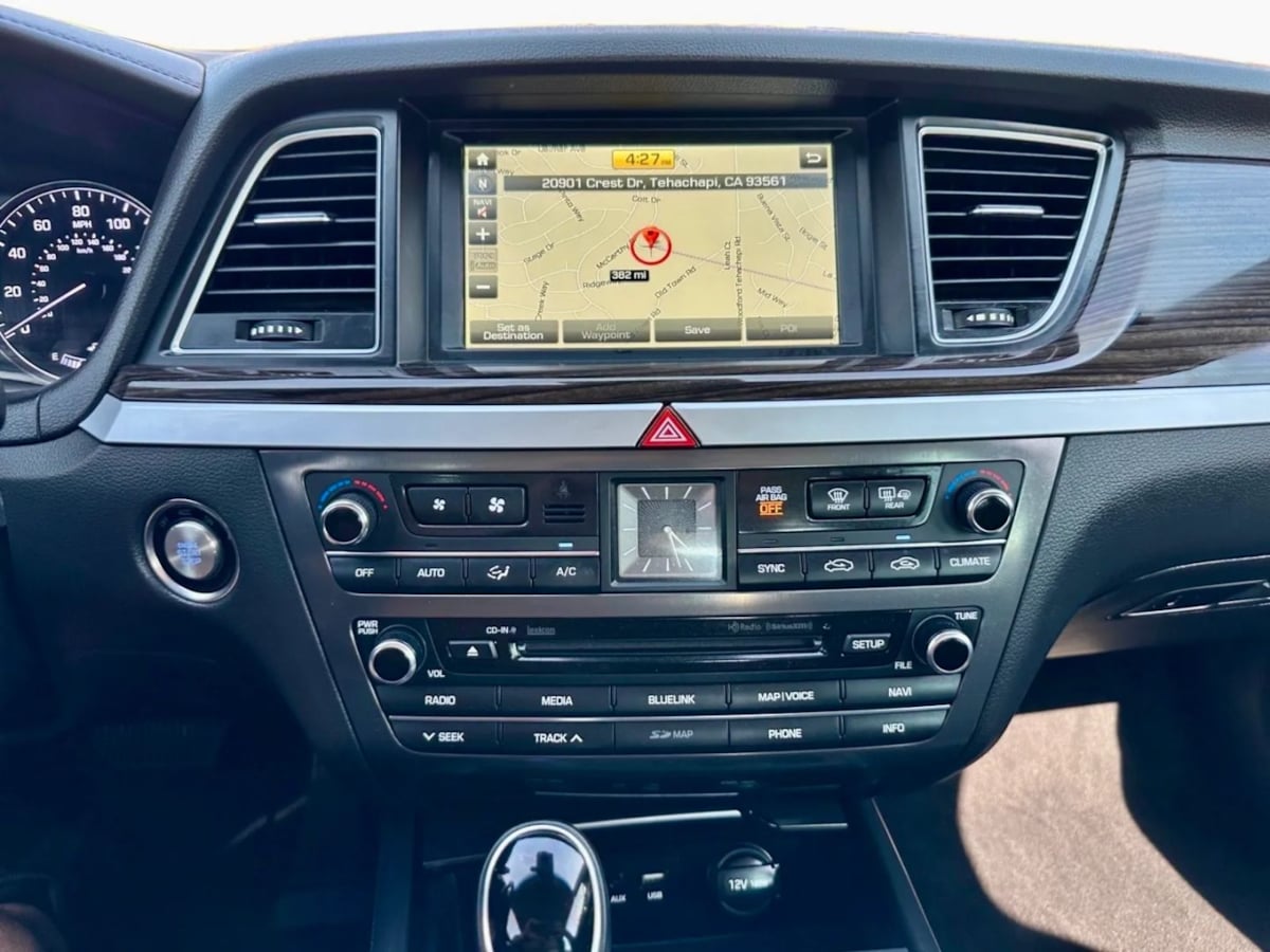 2015 Hyundai Genesis 3.8 photo 13