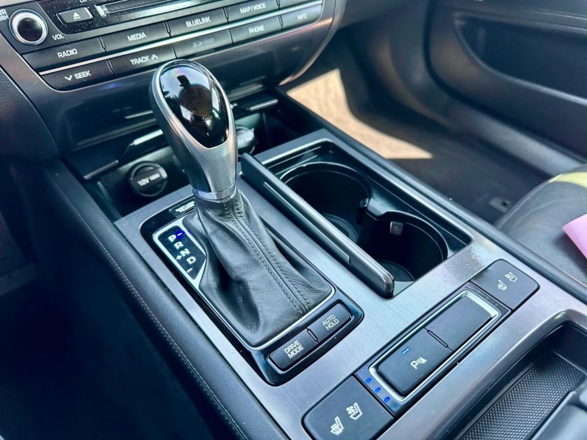2015 Hyundai Genesis 3.8 photo 15
