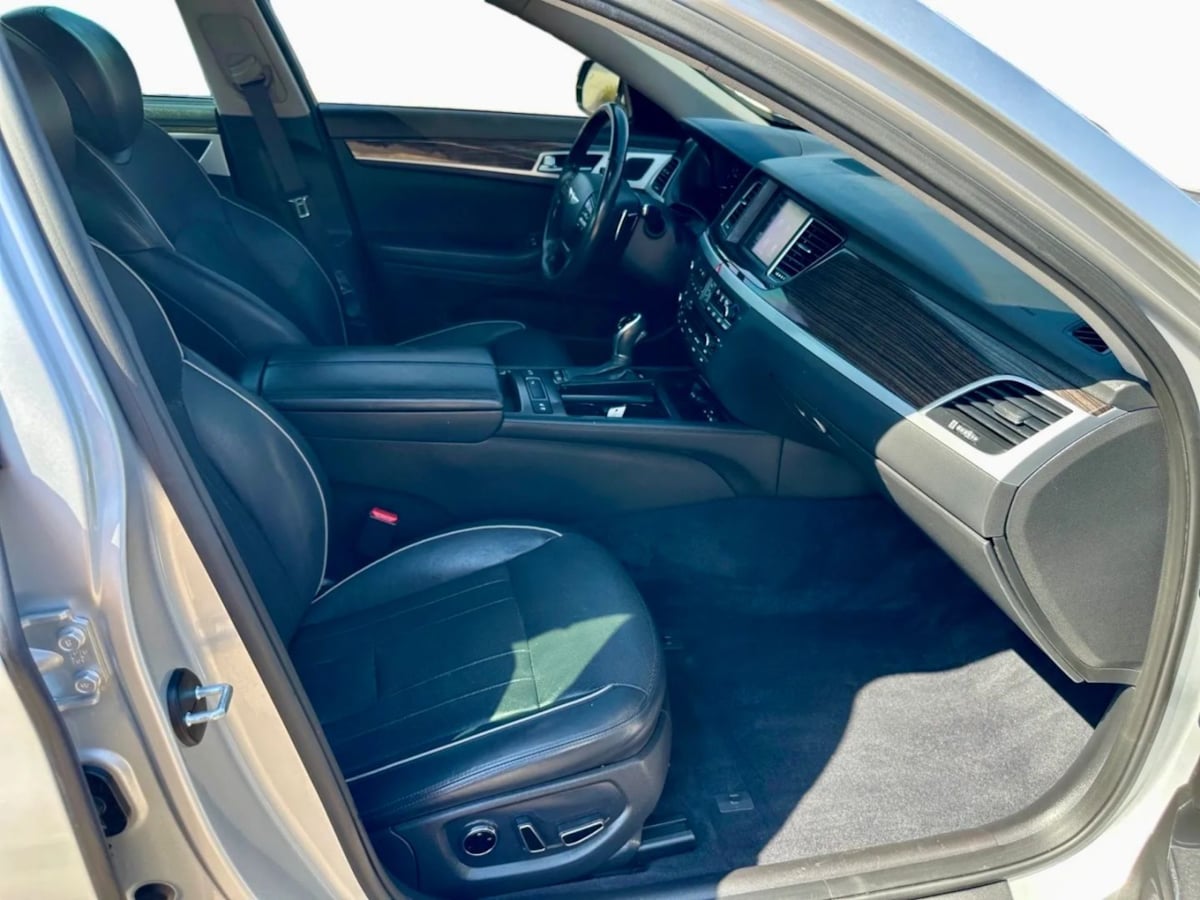 2015 Hyundai Genesis 3.8 photo 20