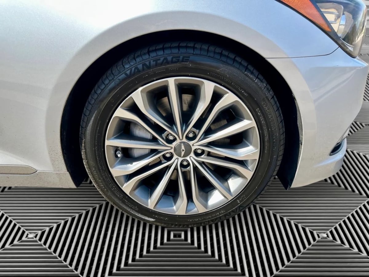 2015 Hyundai Genesis 3.8 photo 21