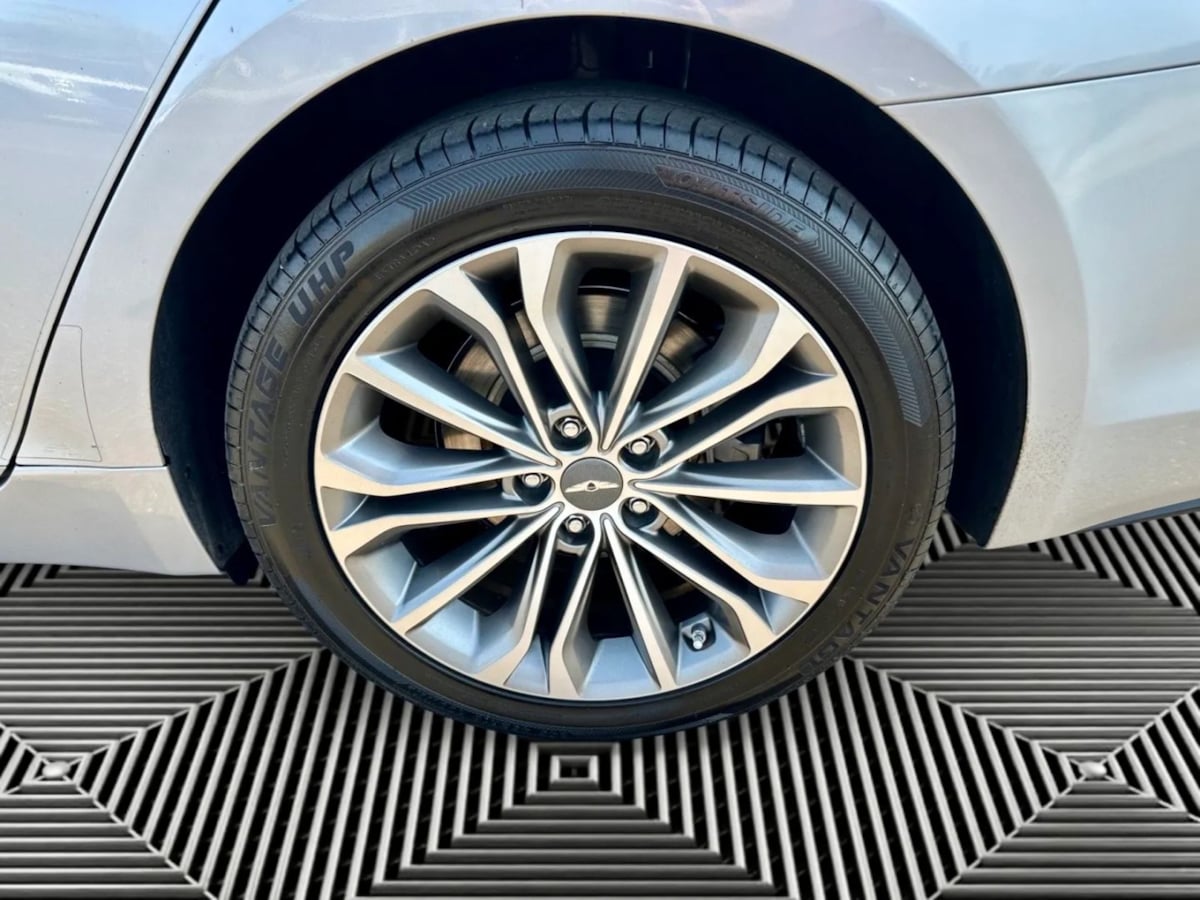 2015 Hyundai Genesis 3.8 photo 22