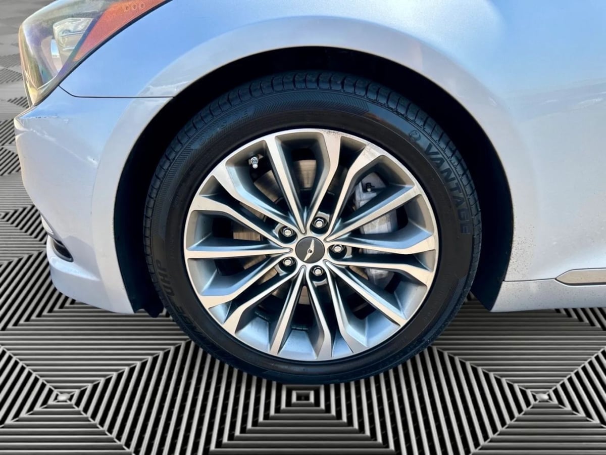 2015 Hyundai Genesis 3.8 photo 23