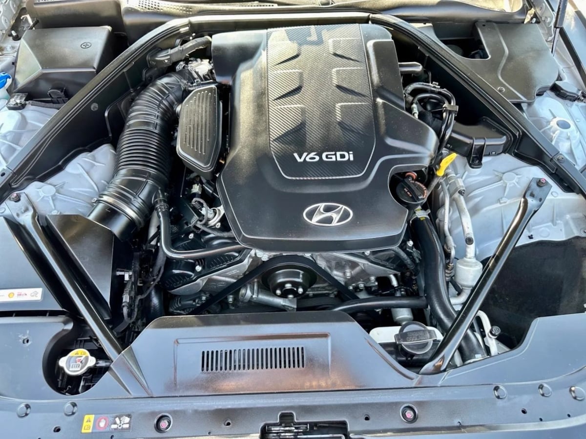 2015 Hyundai Genesis 3.8 photo 24