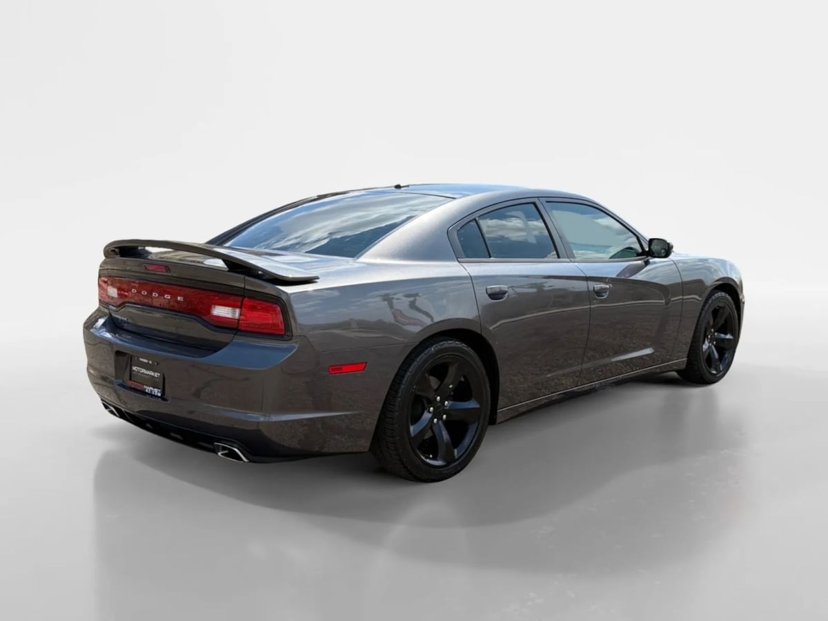 2014 Dodge Charger SXT Plus photo 5