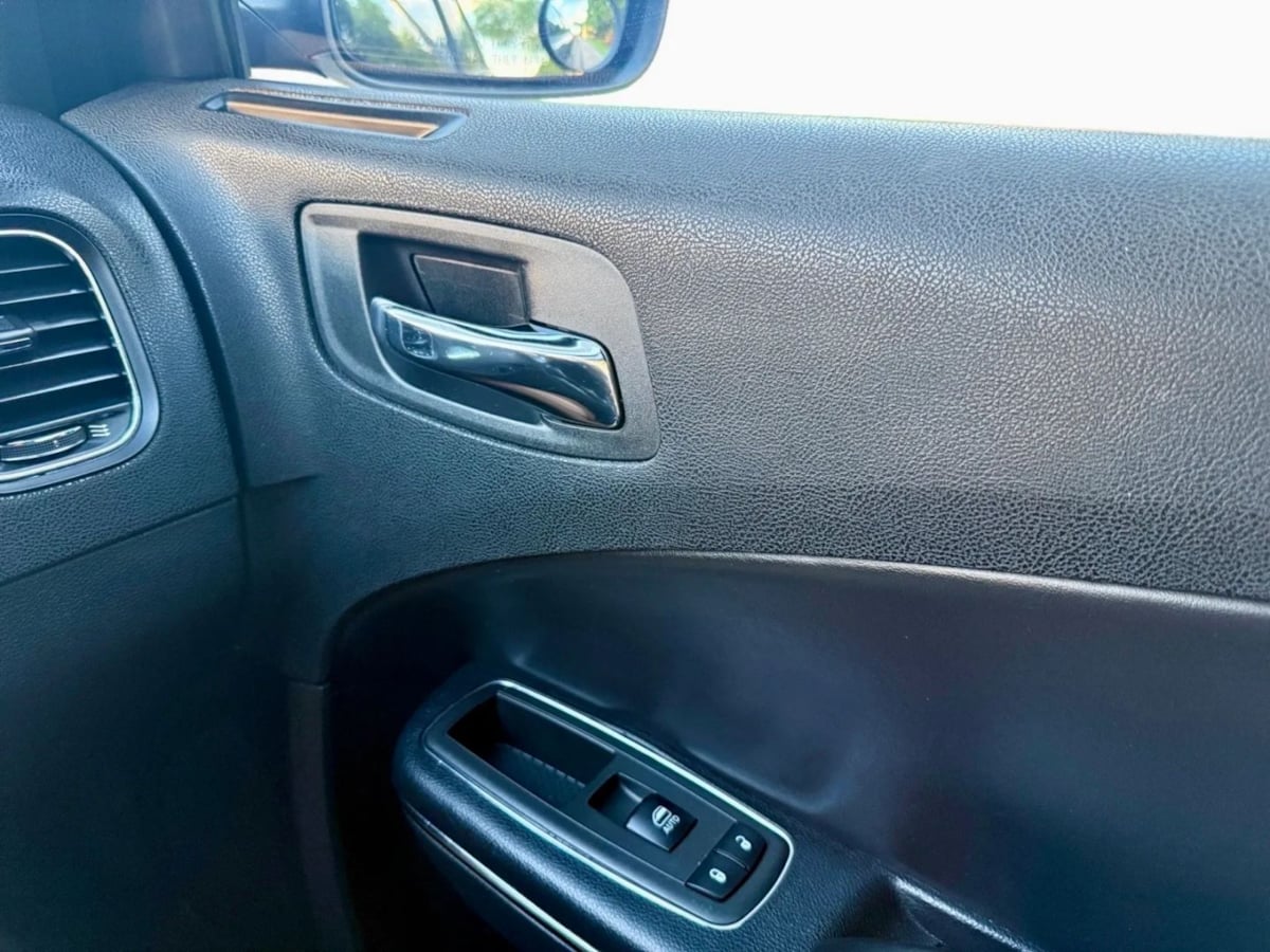 2014 Dodge Charger SXT Plus photo 19