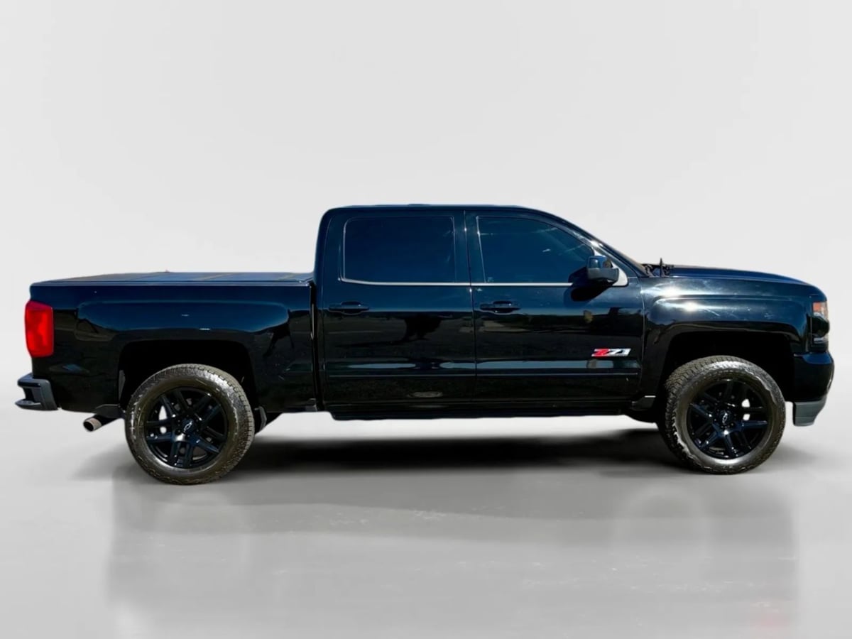 2017 Chevrolet Silverado 1500 LTZ photo 5