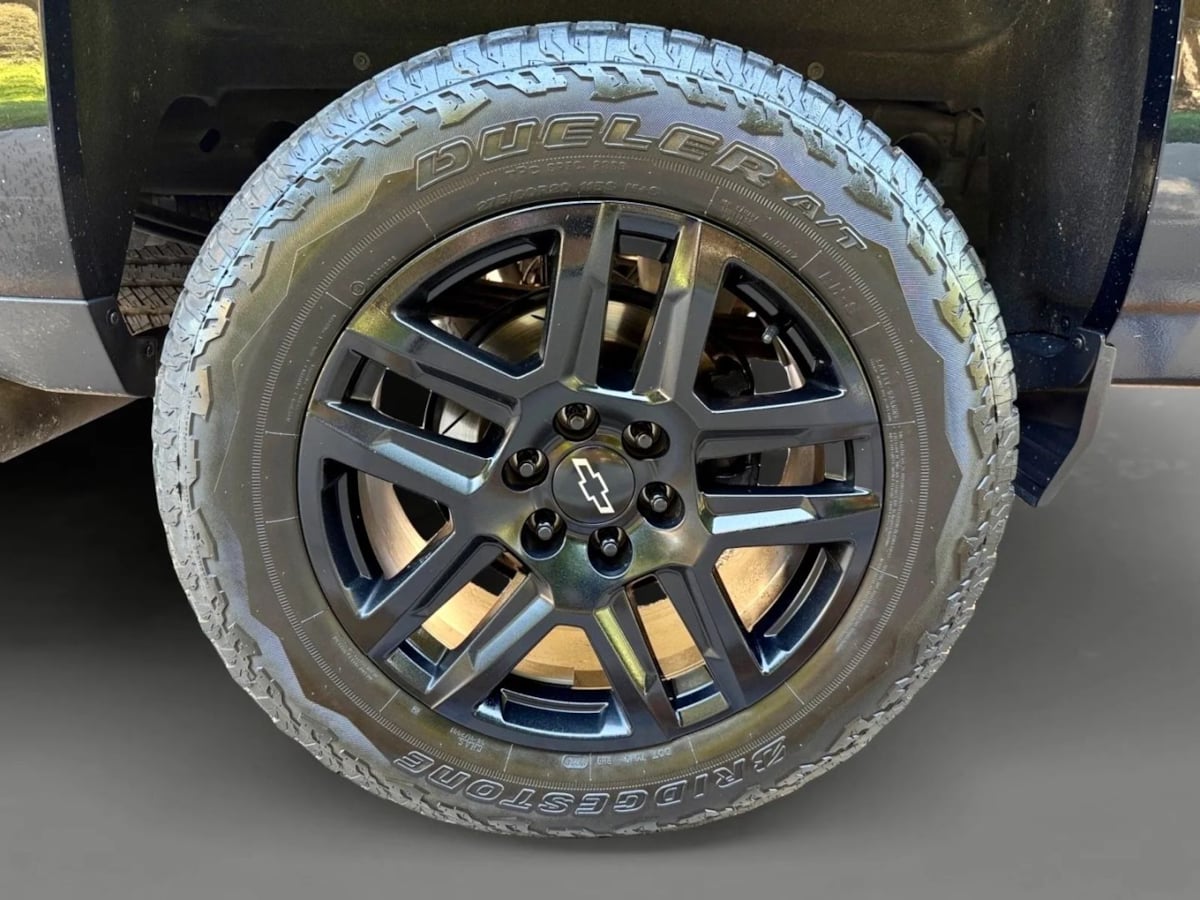 2017 Chevrolet Silverado 1500 LTZ photo 24