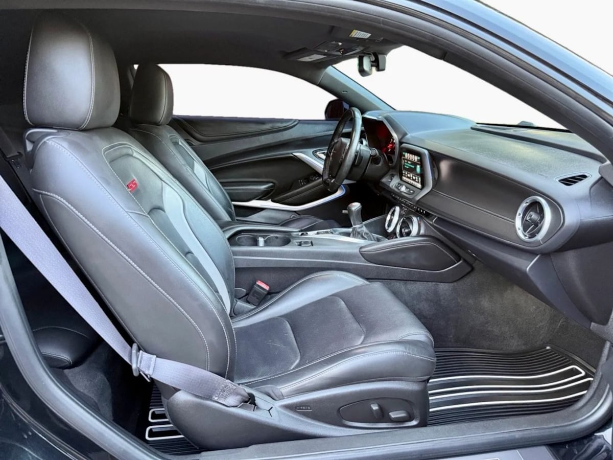 2016 Chevrolet Camaro 2SS photo 14