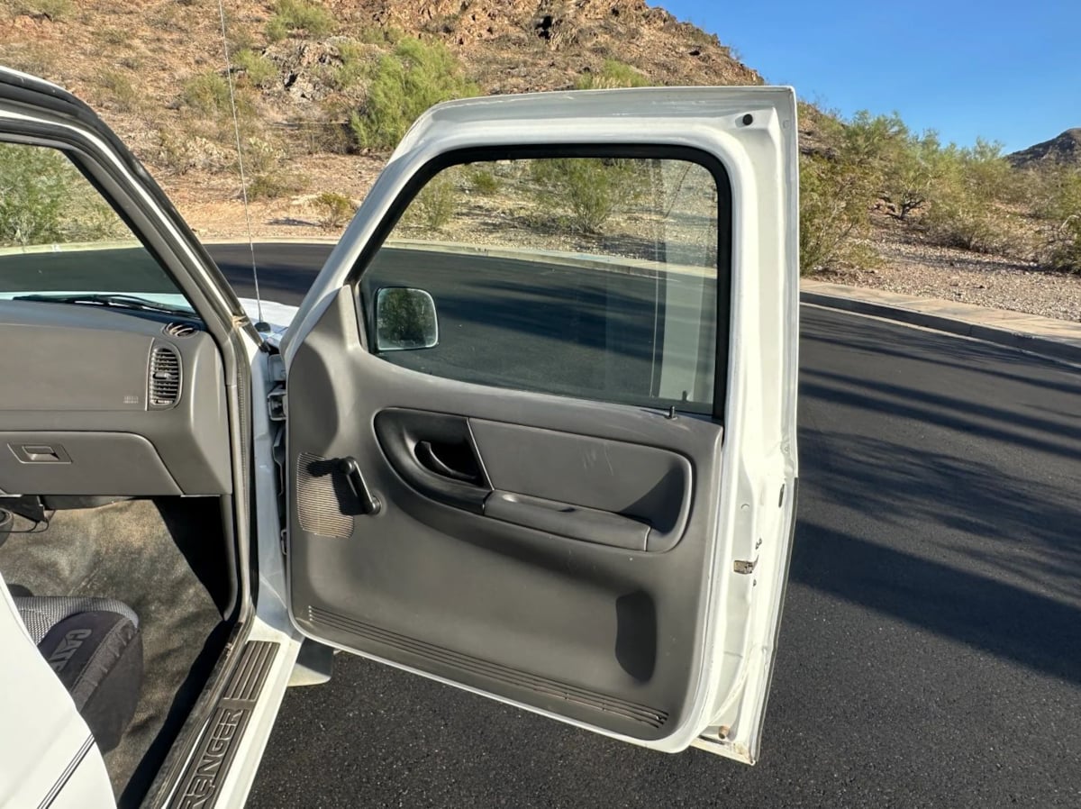 2002 Ford Ranger XL photo 10