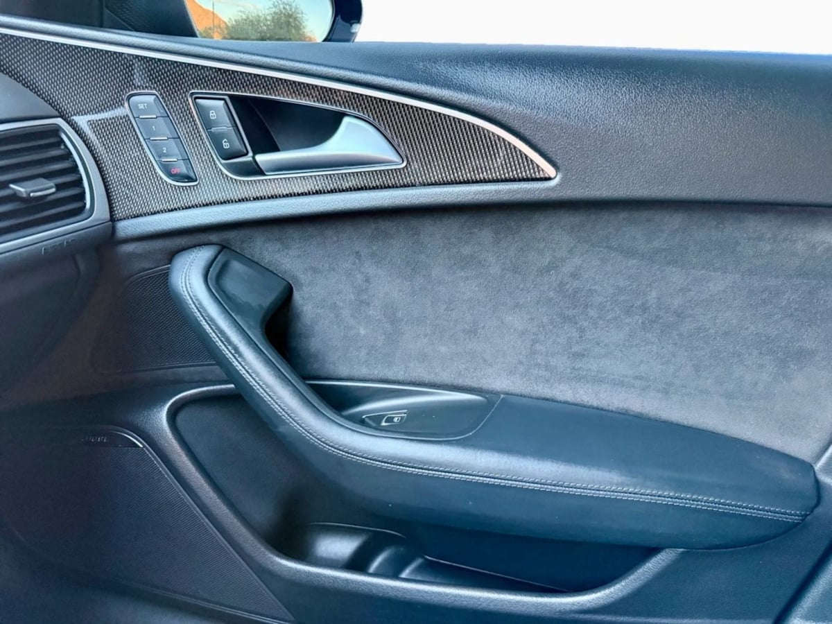 2016 Audi S6 Prestige photo 14