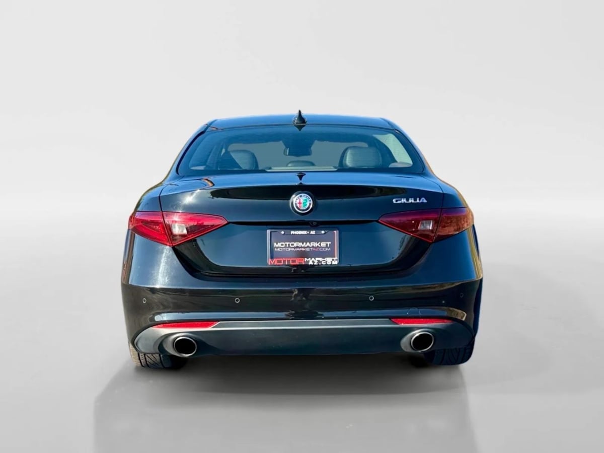 2018 Alfa Romeo Giulia Ti photo 4