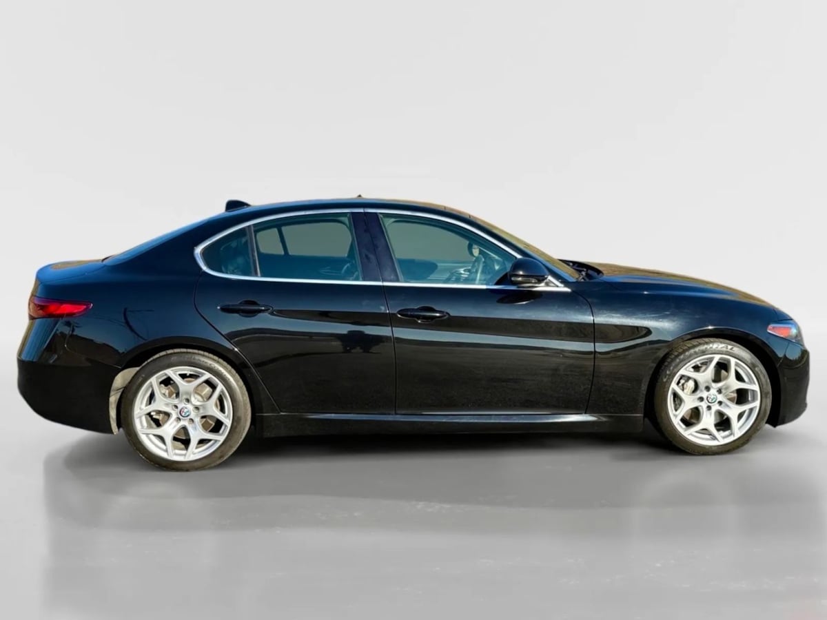 2018 Alfa Romeo Giulia Ti photo 6