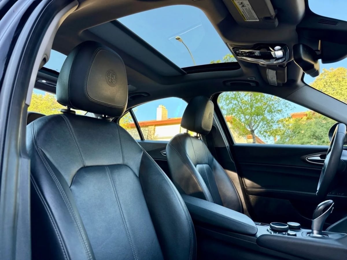 2018 Alfa Romeo Giulia Ti photo 15