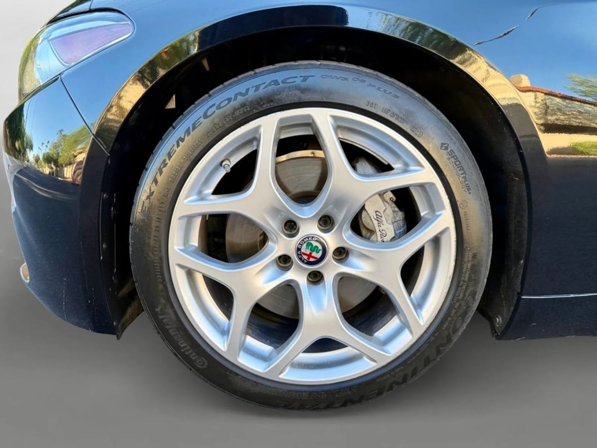 2018 Alfa Romeo Giulia Ti photo 22