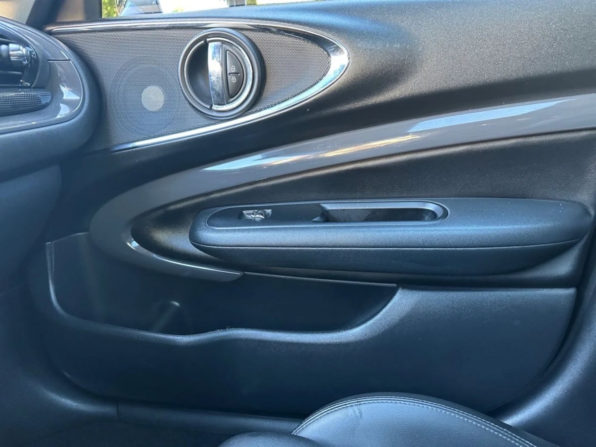 2016 Mini Clubman Base S photo 16
