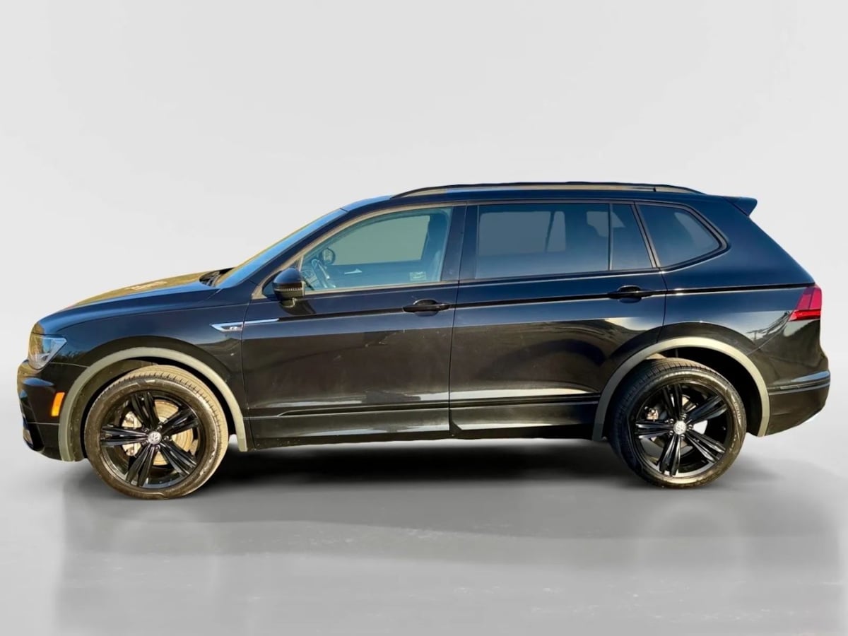2019 Volkswagen Tiguan SEL R-Line photo 2