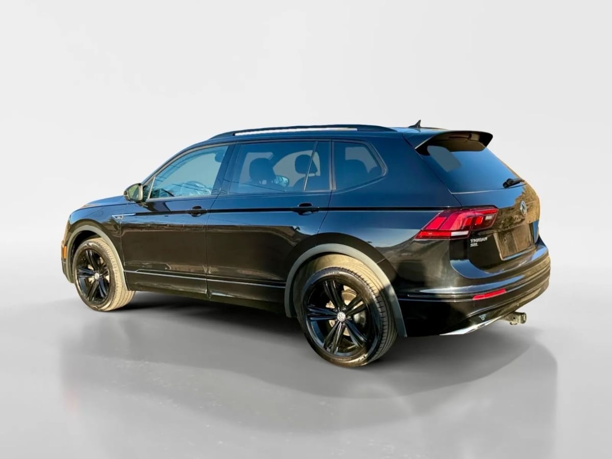 2019 Volkswagen Tiguan SEL R-Line photo 3