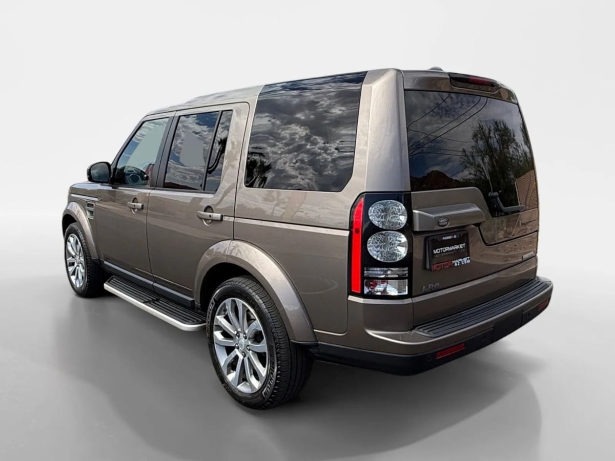 2016 Land Rover LR4 HSE LUX photo 3