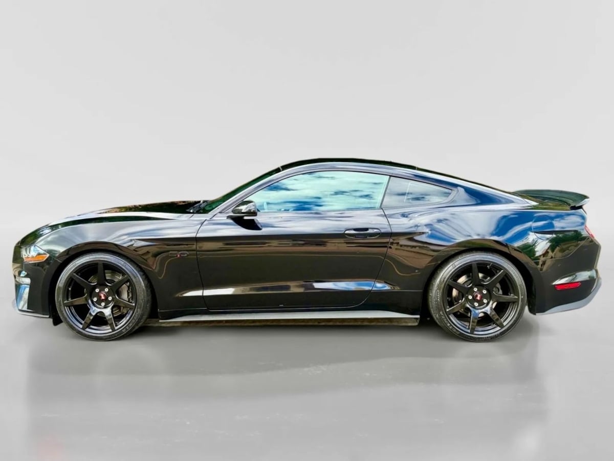 2018 Ford Mustang GT photo 2