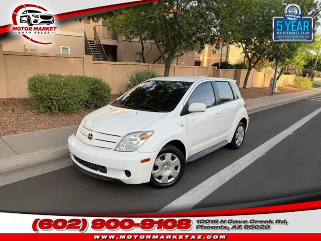 Polar White 2005 Scion xA 4 Dr STD Hatchback Hatchback Front-Wheel Drive Automatic